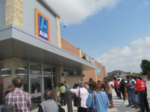 Aldi's Sugarland location before their soft opening.